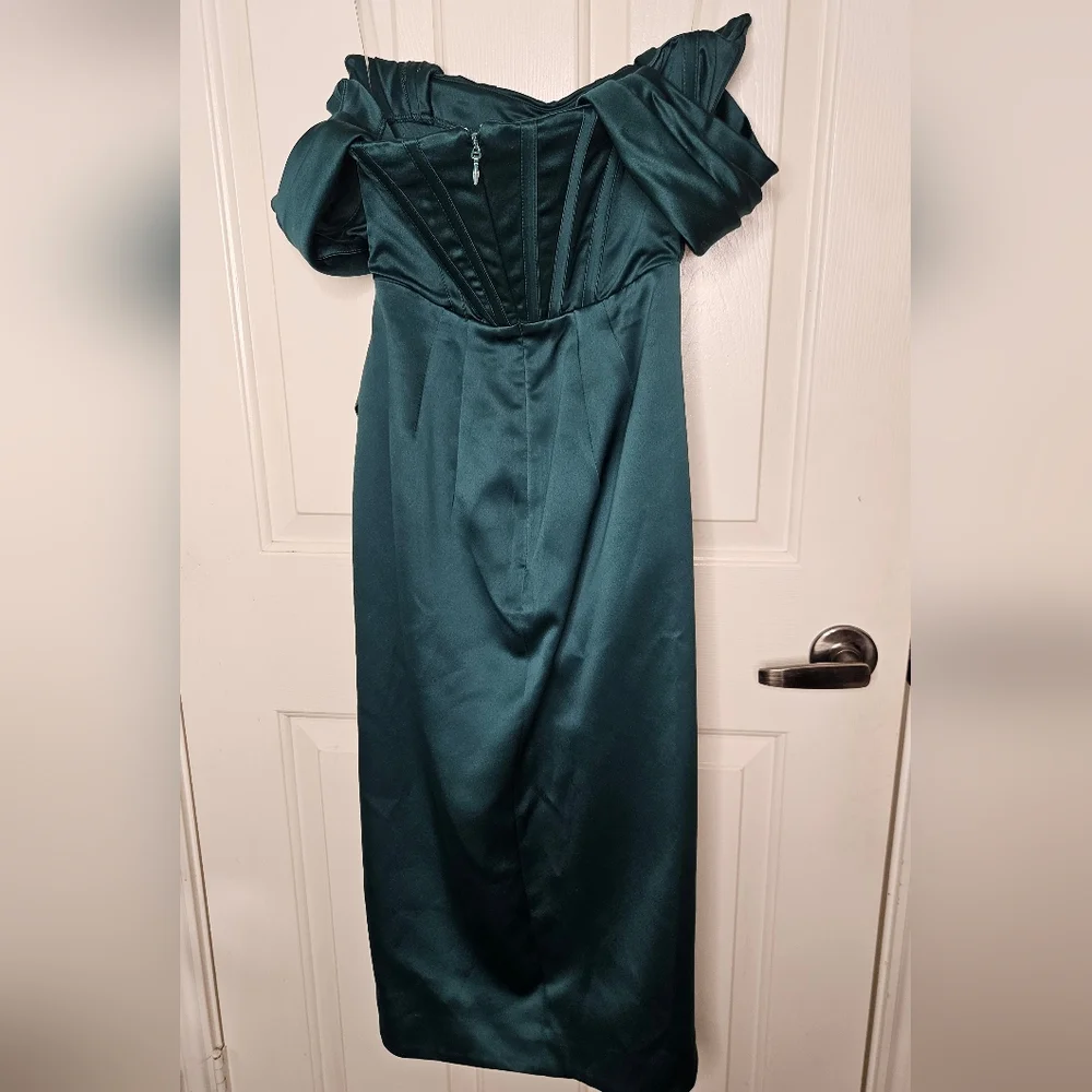 House Of CB Loretta Emerald Green Satin Off Shoulder Dress - Picture 7 of 10
